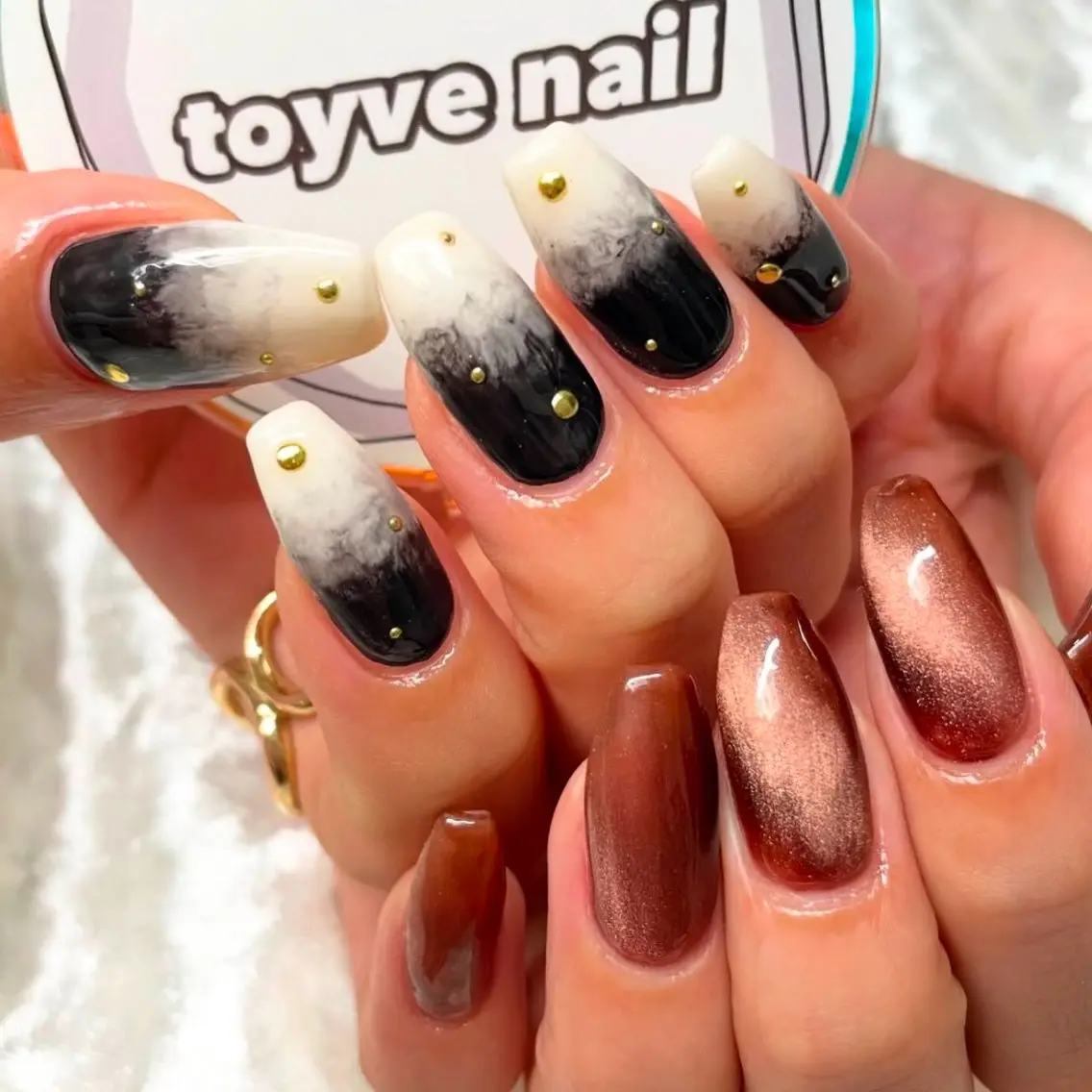 ネイル フレンチネイル ガーリー グラデーション ハート スカルプネイル toyvenail 🖤enaのネイルデザイン