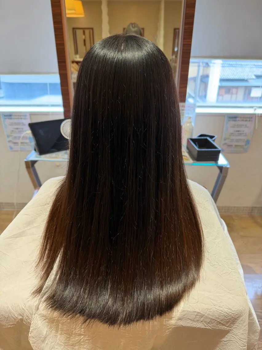 ロング 一岡 小幸のヘアスタイル