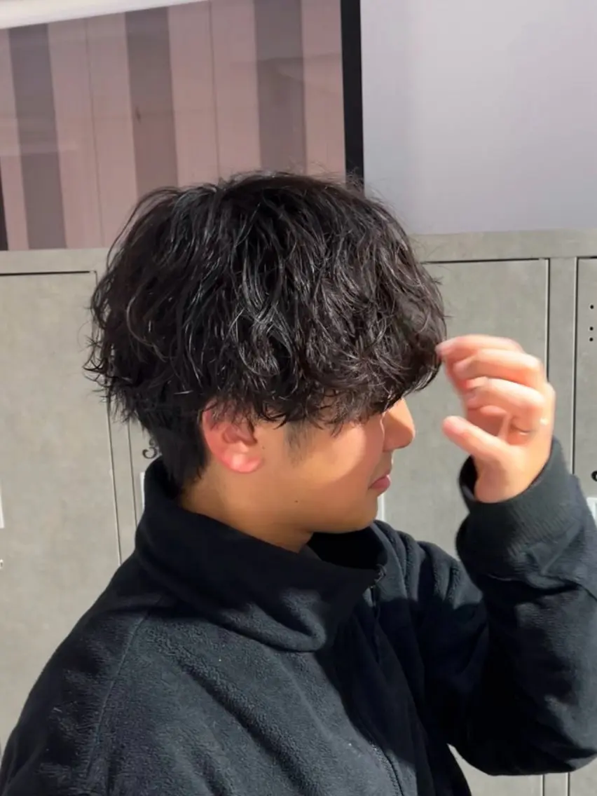 ショート カラー パーマ メンズ カット パーマ 【シャドウパーマ センターパート】義心のヘアスタイル