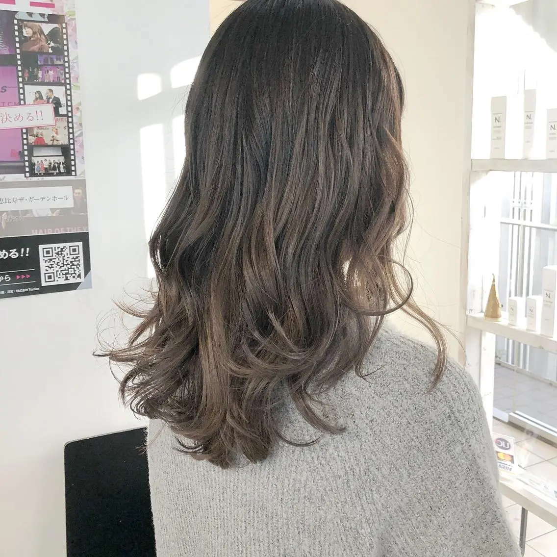 ロング カラー ブリーチ グラデーションカラー 榎園 由美のヘアスタイル