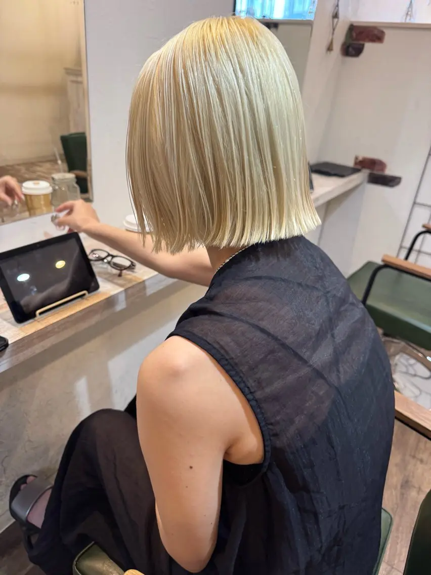 ショート カラー 抜きっぱなしブロンド ハイトーンカラー ヘアカラー m ā l o.🌷 サカモトマイコのヘアスタイル