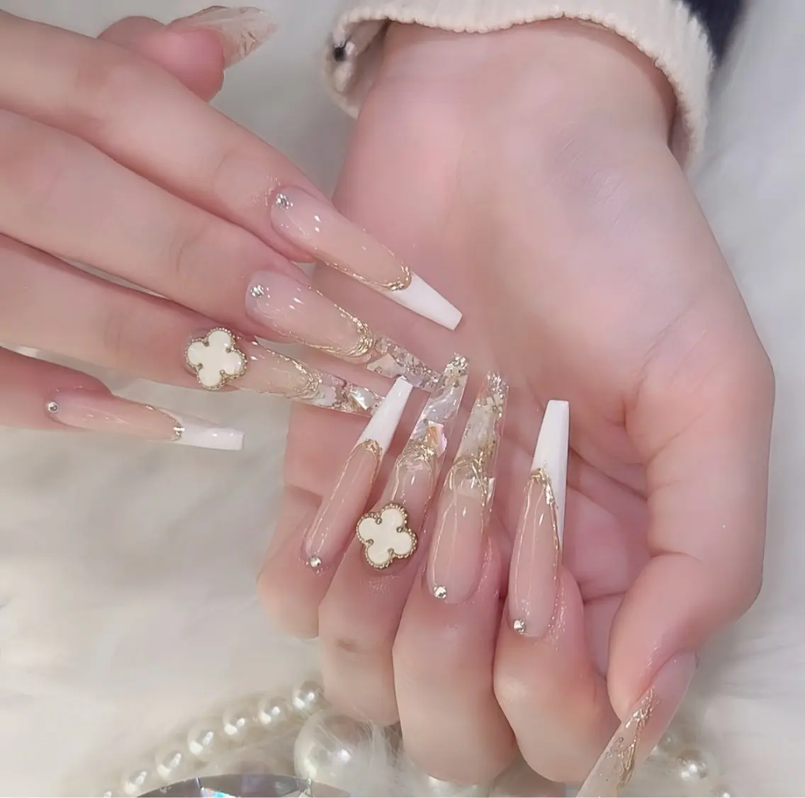ネイル オーロラネイル チークネイル 桜ネイル クリアネイル ドット ハンドネイル Rin Nail Shinokuboのネイルデザイン