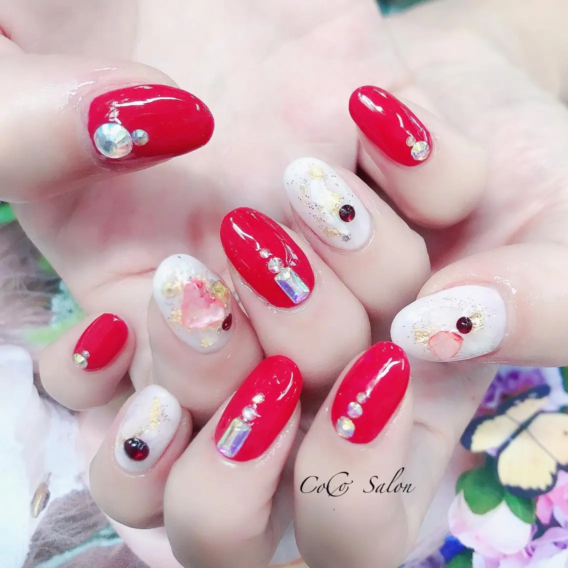ネイル 長さ出し フレンチネイル ジェルネイル ホログラムネイル キラキラネイル フットネイル CoCoSalon ネイル/まつ毛予約のネイルデザイン