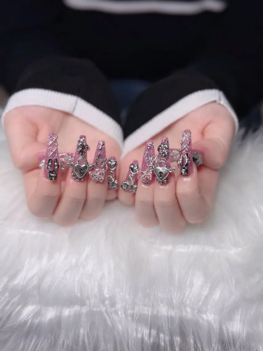 ネイル オーロラネイル フレンチネイル ジェルネイル ハロウィン キラキラネイル ハンドネイル H.baby Nail Salonのネイルデザイン