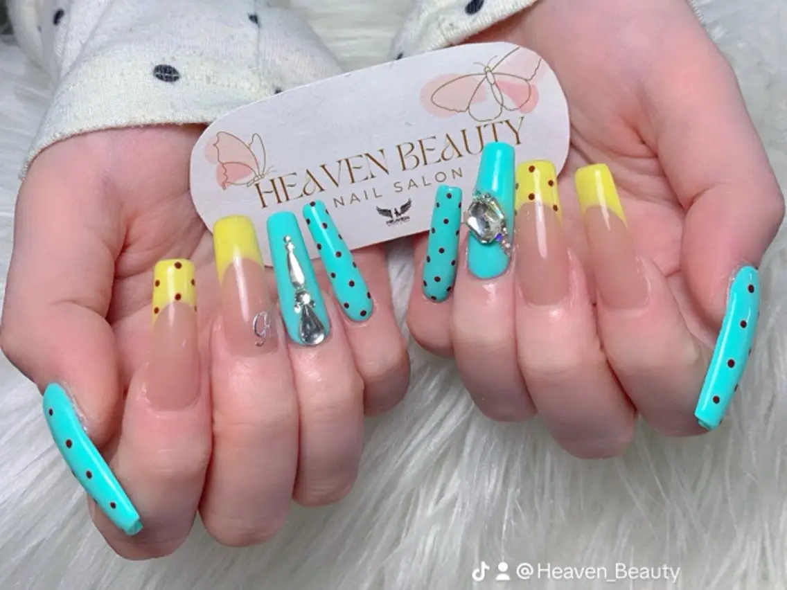 ロング ハンドネイル スズキ リンのネイルデザイン
