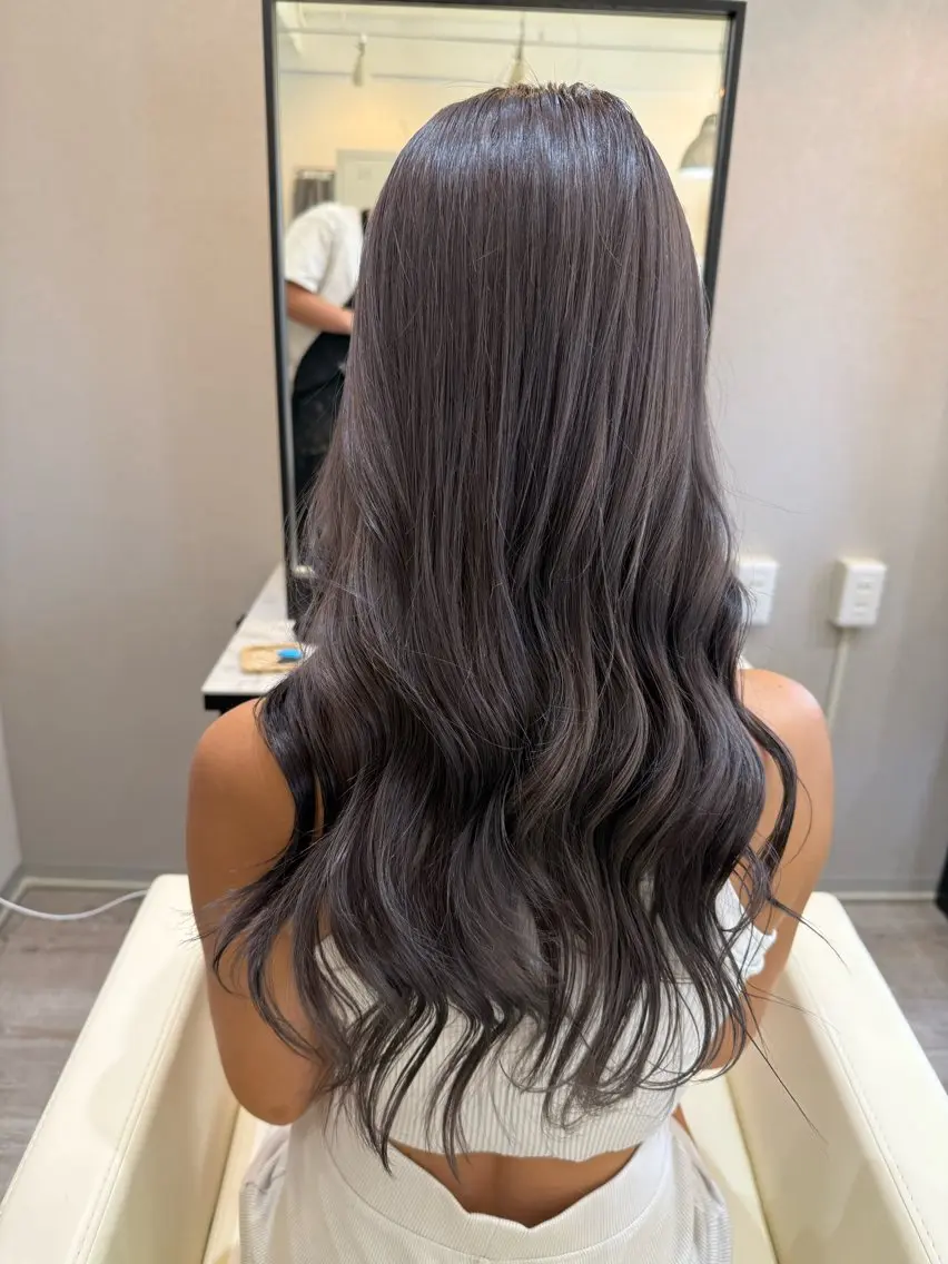 セミロング andKおもろまち店 艶ダブルカラー✨のヘアスタイル