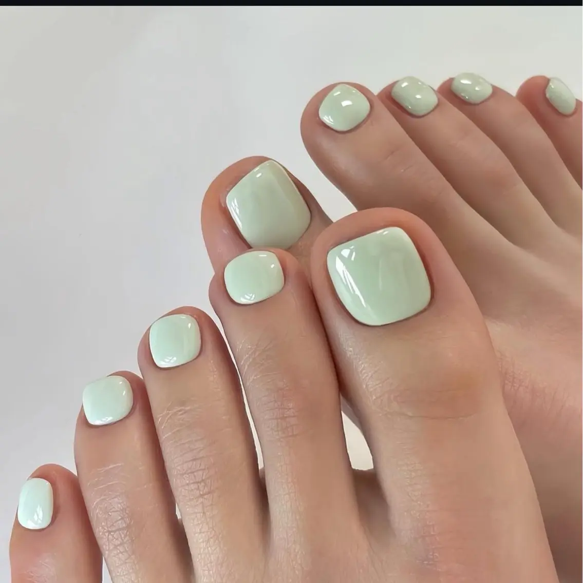 🦶🏻フット ワンカラー orラメ/フラッシュ ✨小さいストーン4本まで無料 ¥4990の写真