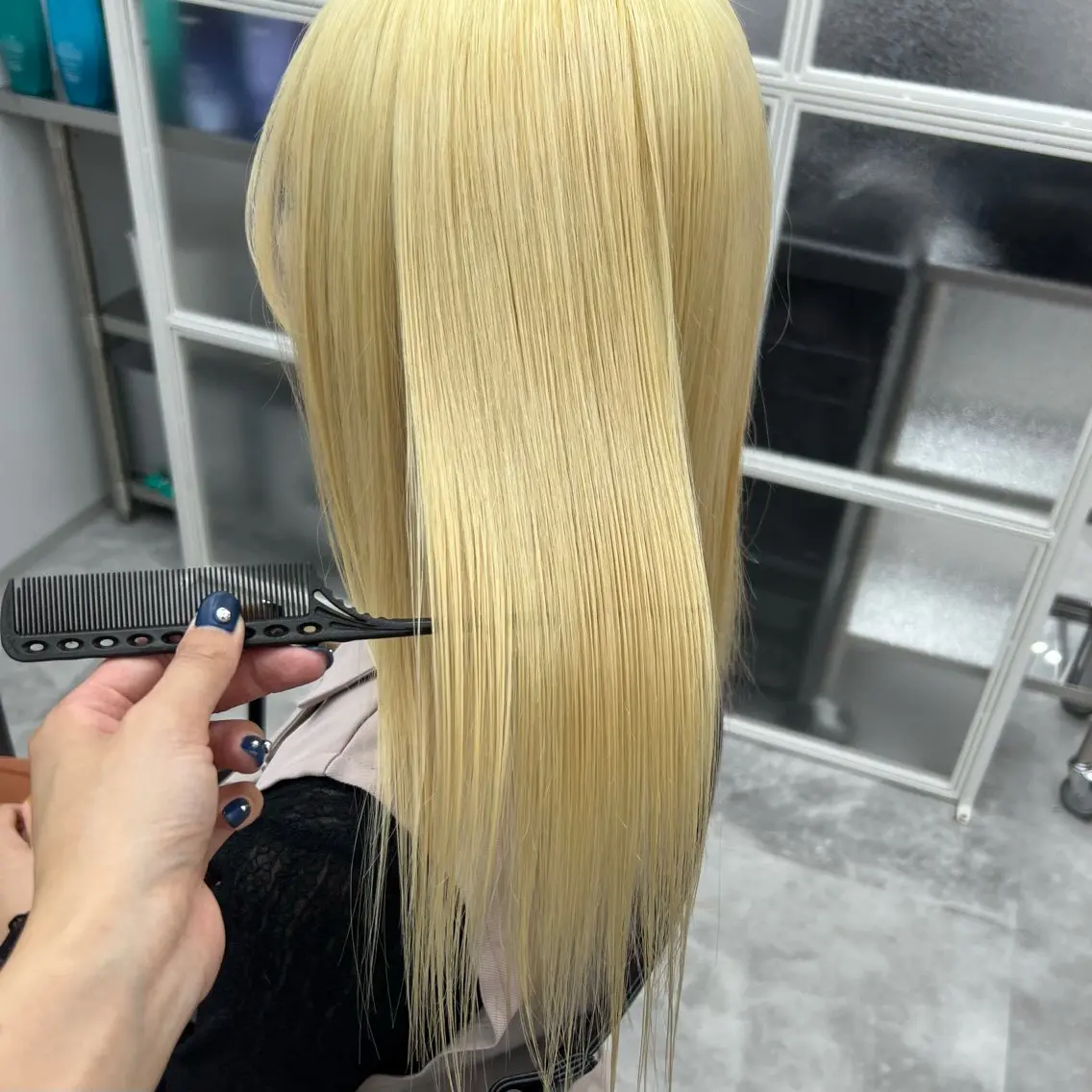セミロング カット ヘアカラー トリートメント 岸下 理緒のヘアスタイル