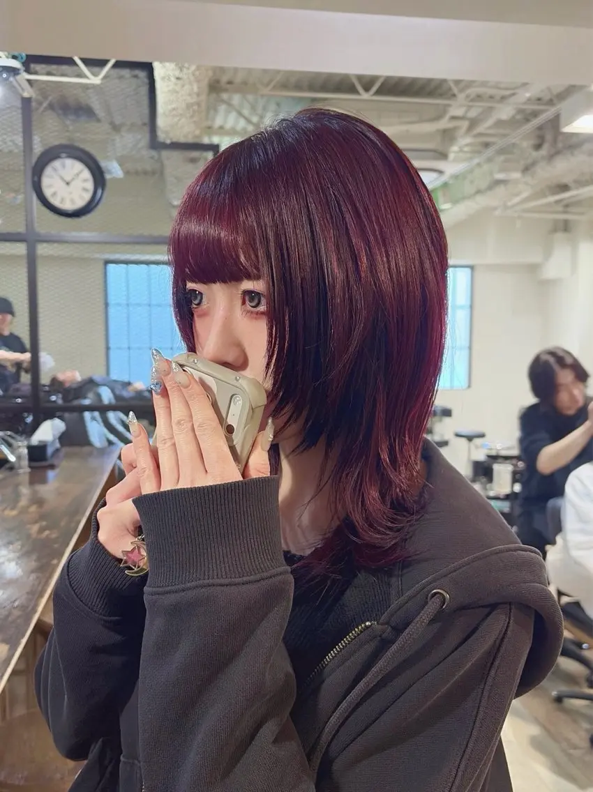ミディアム カラー ブリーチ ブリーチなしカラー レッドカラー くびれヘア レイヤーカット カット ヘアカラー トリートメント 盛れるレイヤー× ウルフMari🪽のヘアスタイル