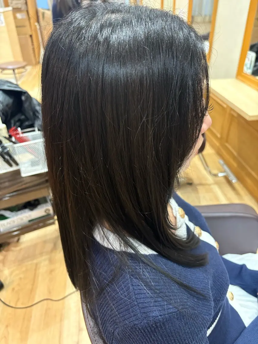 ロング カラー 黒髪 ブラウンカラー ナチュラルブラック 似合わせカット ヘアカラー 門田 杏実のヘアスタイル