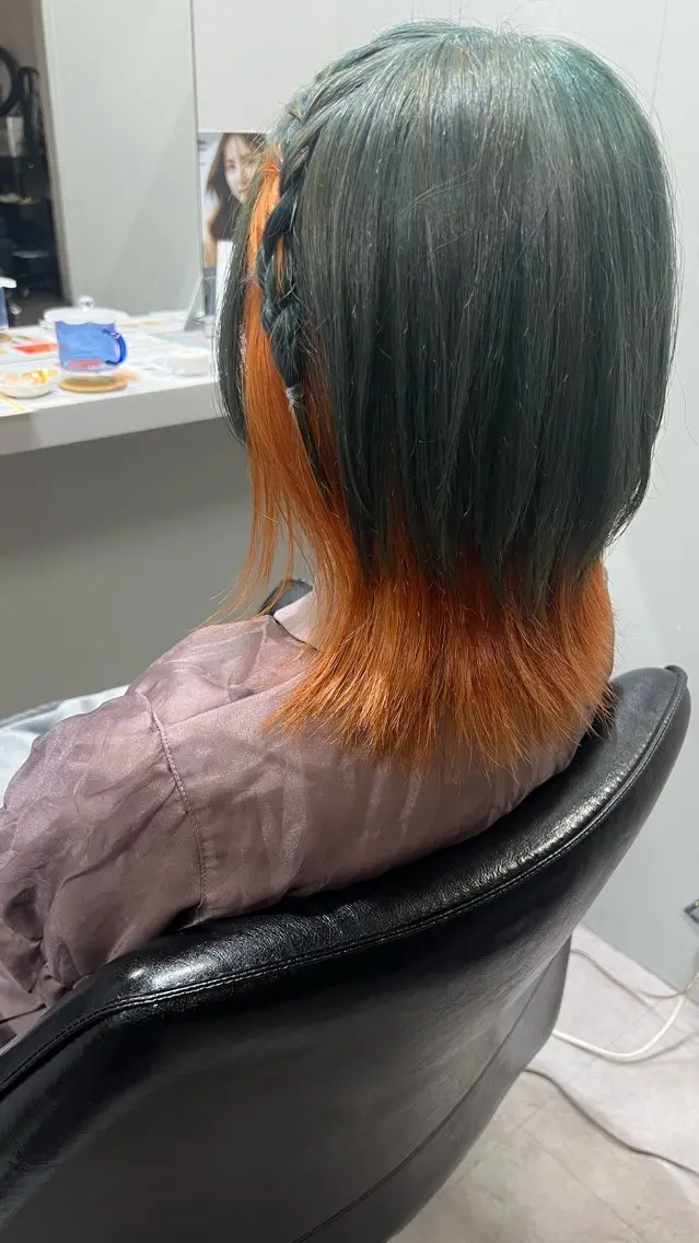 ミディアム カラー ブリーチ カット ヘアカラー 🎀tokute ナオ🧸のヘアスタイル
