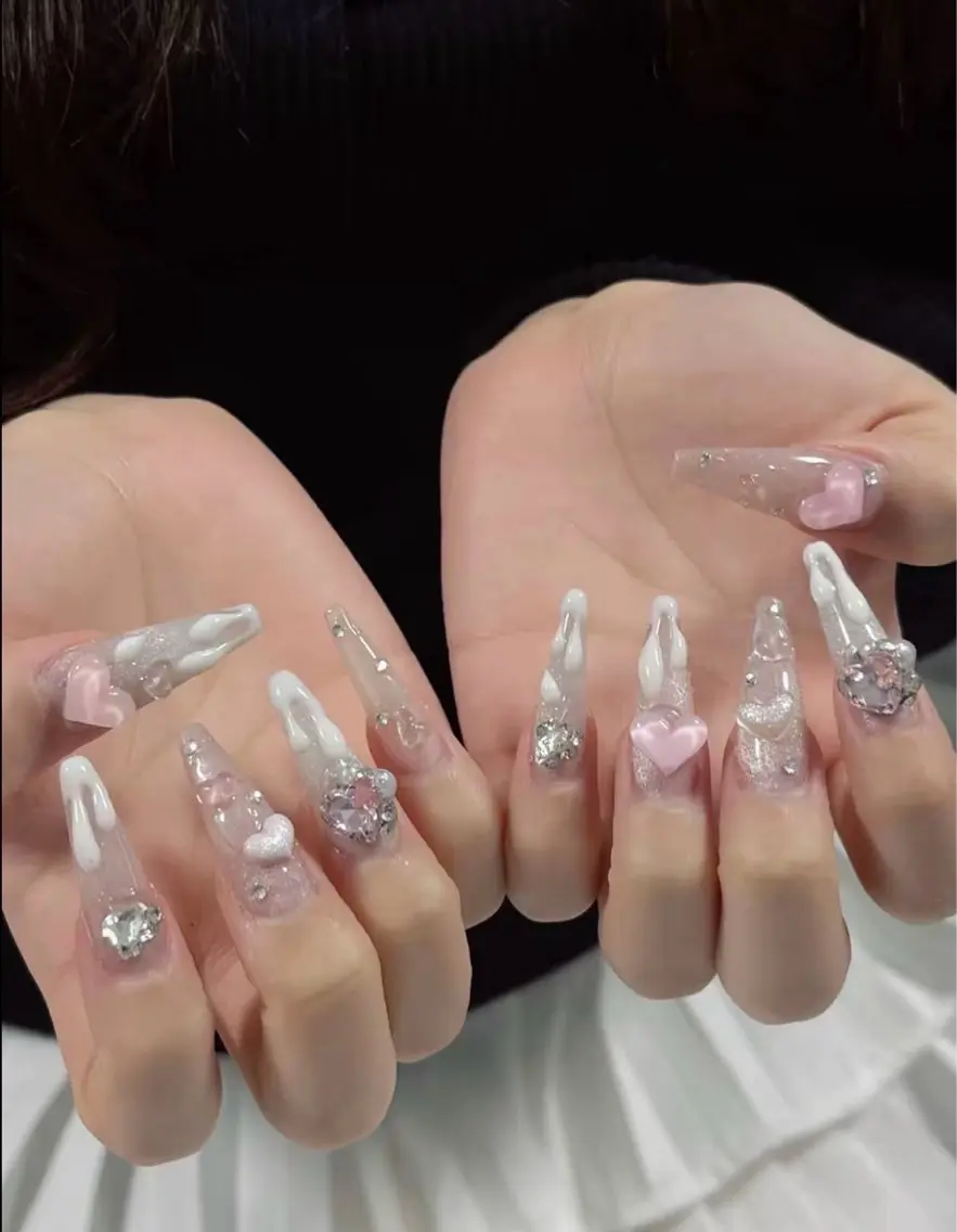 ネイル アートネイル クリアネイル ハート キラキラネイル 韓国ネイル ハンドネイル 🎀AURA Nailsalonのネイルデザイン