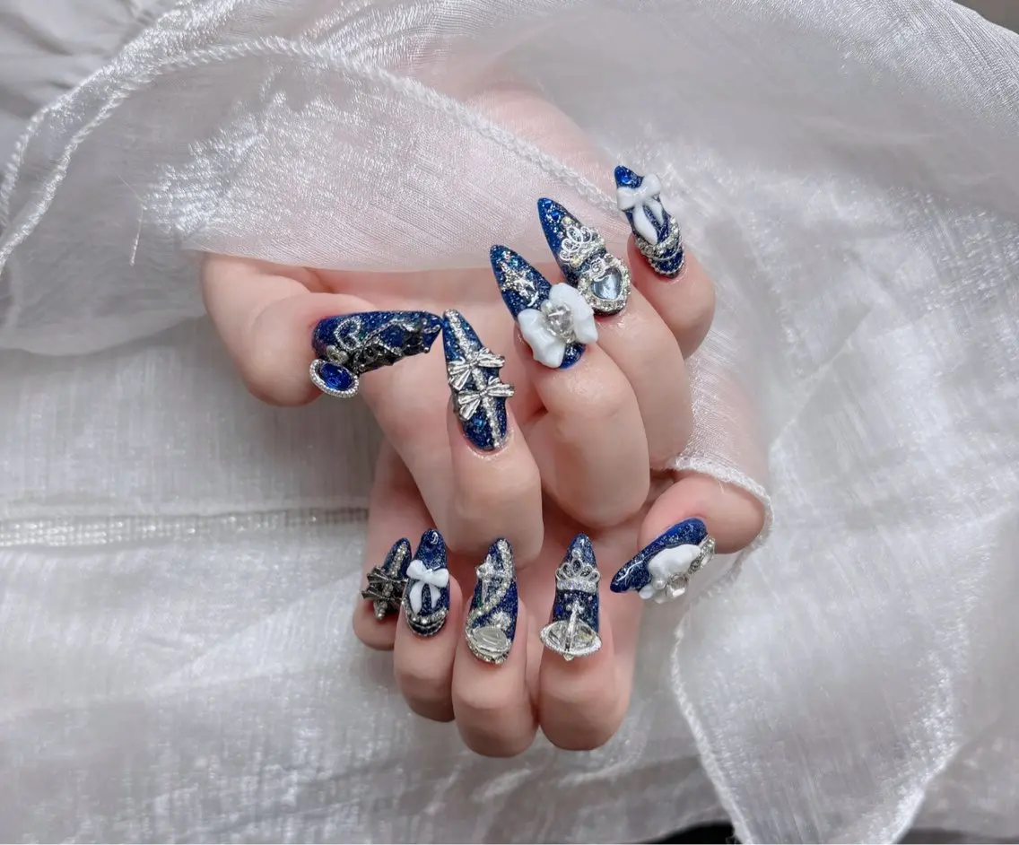 ネイル フレンチネイル ジェルネイル ガラスフレンチ ハロウィン ハート ハンドネイル H.baby Nail Salonのネイルデザイン