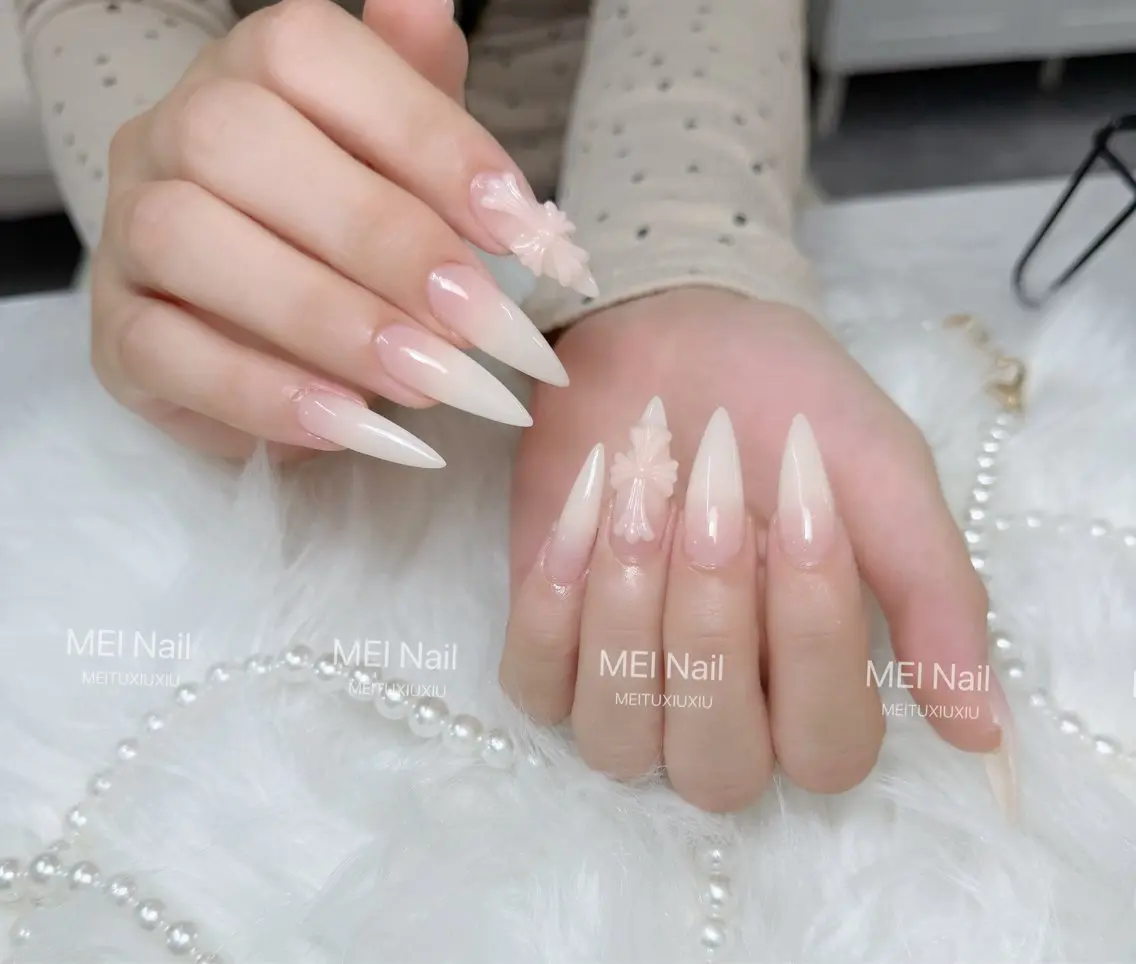 ネイル フレンチネイル キラキラネイル 韓国ネイル シンプルネイル ワンホンネイル ハンドネイル MEI Nailのネイルデザイン