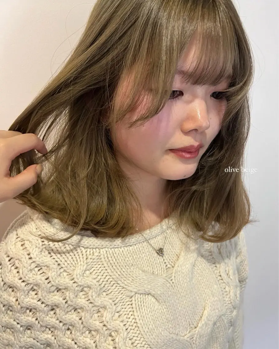 カラー ベージュカラー オリーブベージュ カット ヘアカラー ｓａｋｉ｜大名 パーマ｜ハイトーンのヘアスタイル