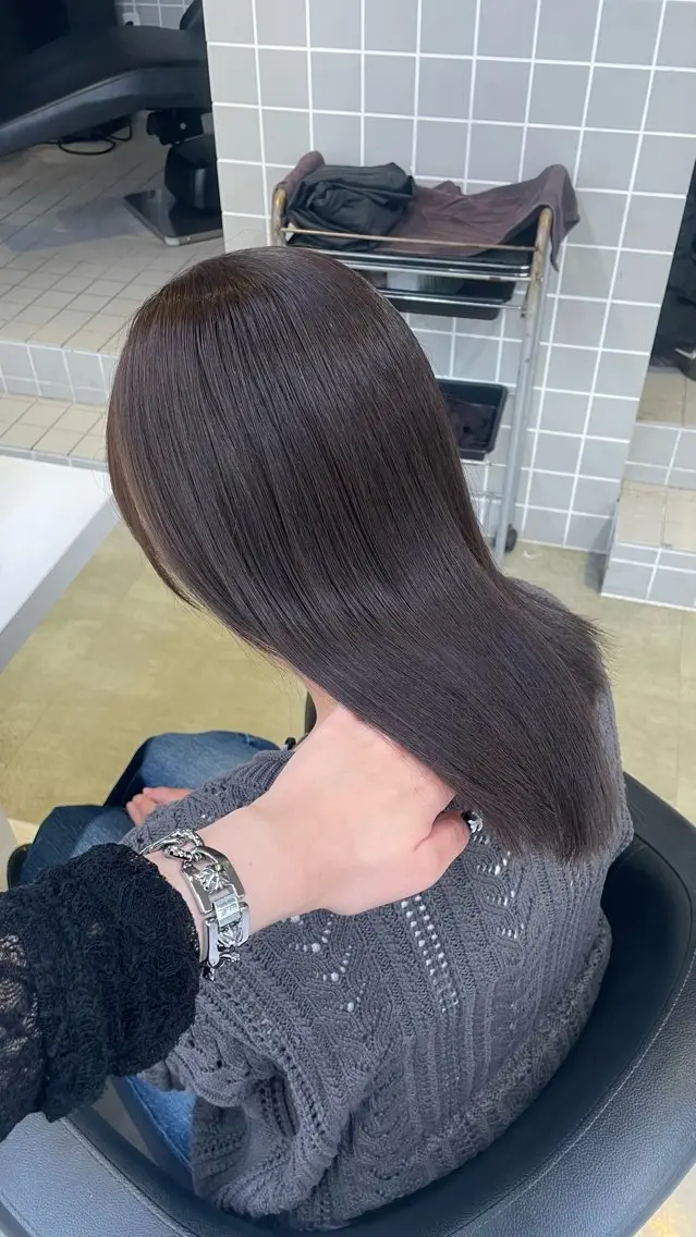 セミロング ヘアアレンジ カット ヘアカラー 🖤艶髪／髪質改善 横浜美容室／ゆりのヘアスタイル