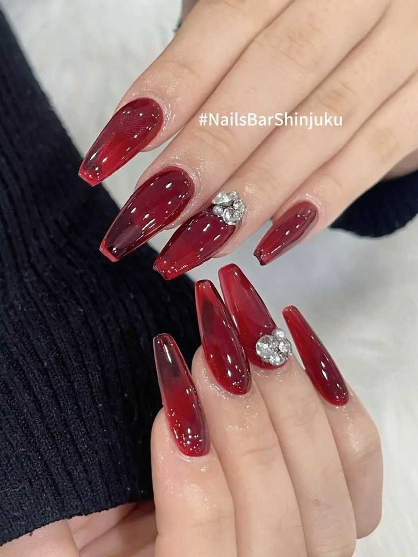 ネイル ボルドー ブラウン チークネイル ドット フットネイル ハンドネイル NAILS BAR SHINJUKUのネイルデザイン