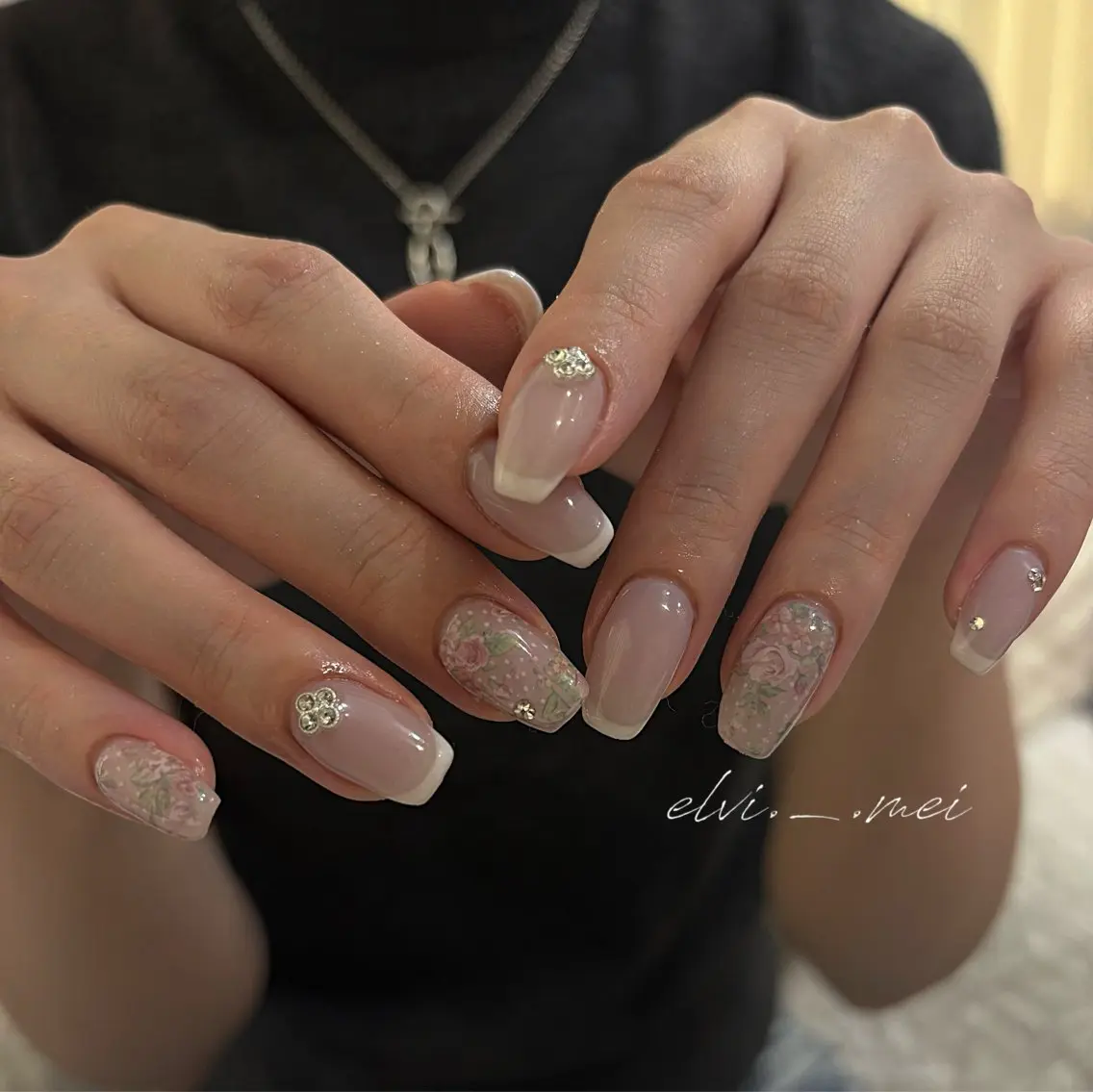ネイル ハンドネイル SALON ELVI |Meiのネイルデザイン