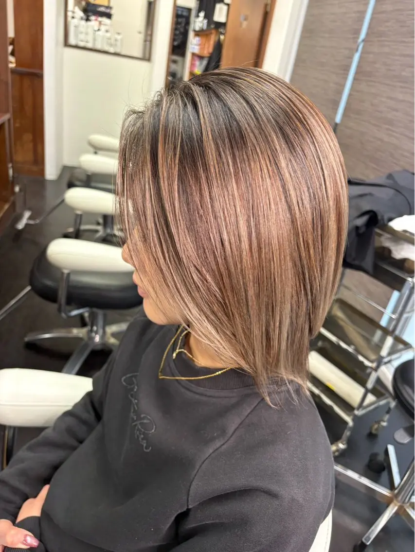 ミディアム ハイライト ヘアカラー 桝田 友美のヘアスタイル
