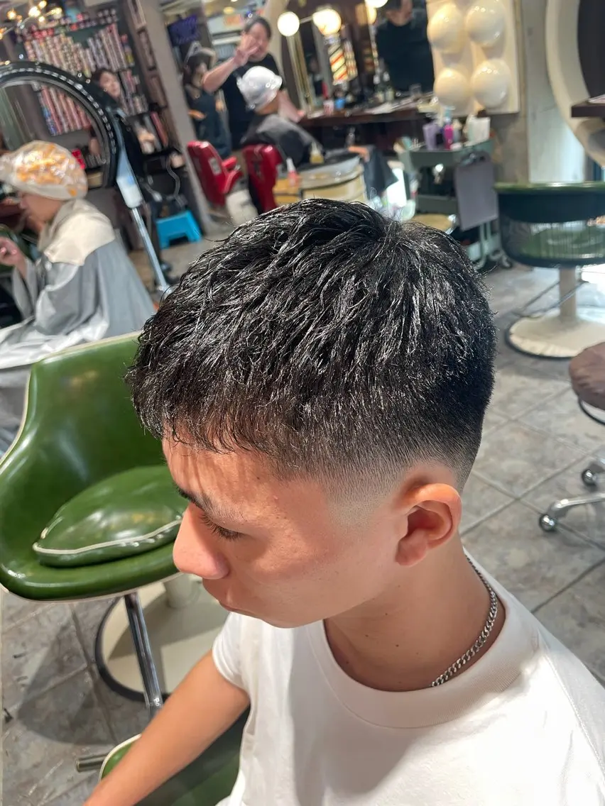 メンズ フェードカット スキンフェード カット 関井 美月のヘアスタイル