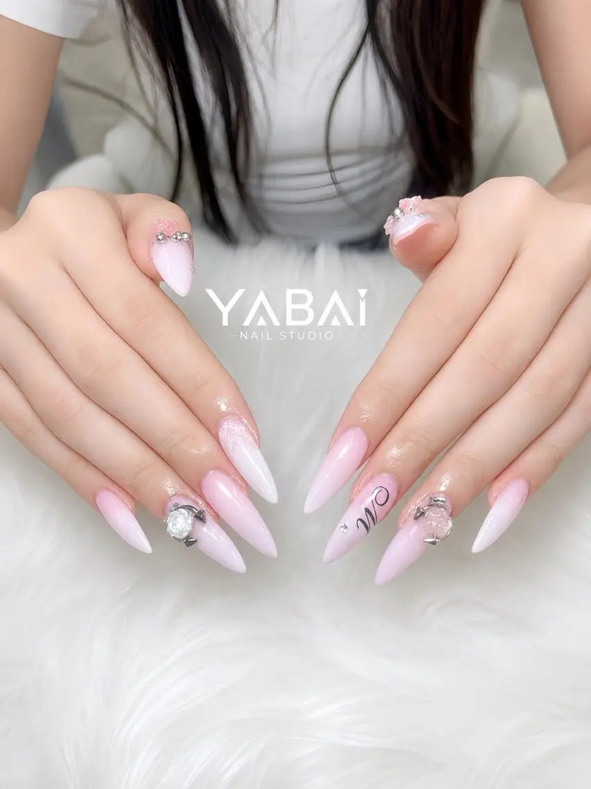 ネイル アートネイル 長さ出し ガーリー グラデーション 韓国ネイル YABAI NailStudioのネイルデザイン