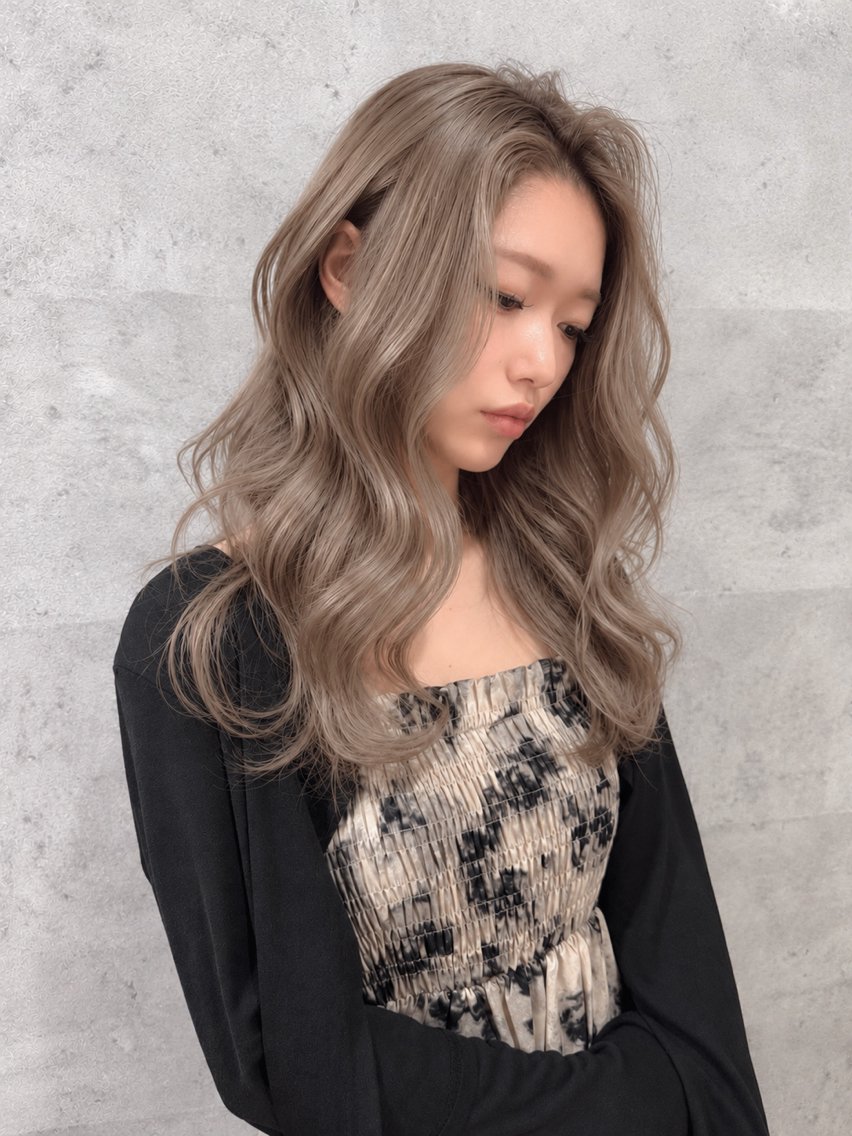 セミロング カラー ベージュカラー ホワイトベージュ ヘアカラー トリートメント Grow by NYNY 打越裕樹のヘアスタイル