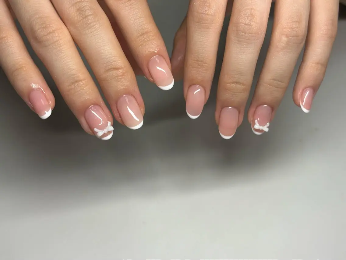ネイル フレンチネイル リボン ハンドネイル nayu nailのネイルデザイン