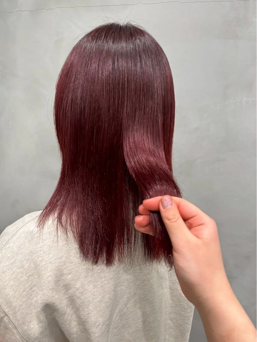 セミロング カラー レッドカラー ヘアカラー ハイトーンカラー🐬 えりかのヘアスタイル