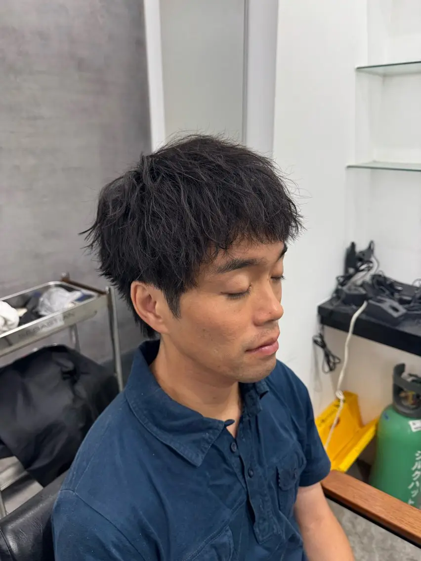 メンズ メンズウルフカット ウルフカット カット メンズヘア カット、パーマ特化のヘアスタイル