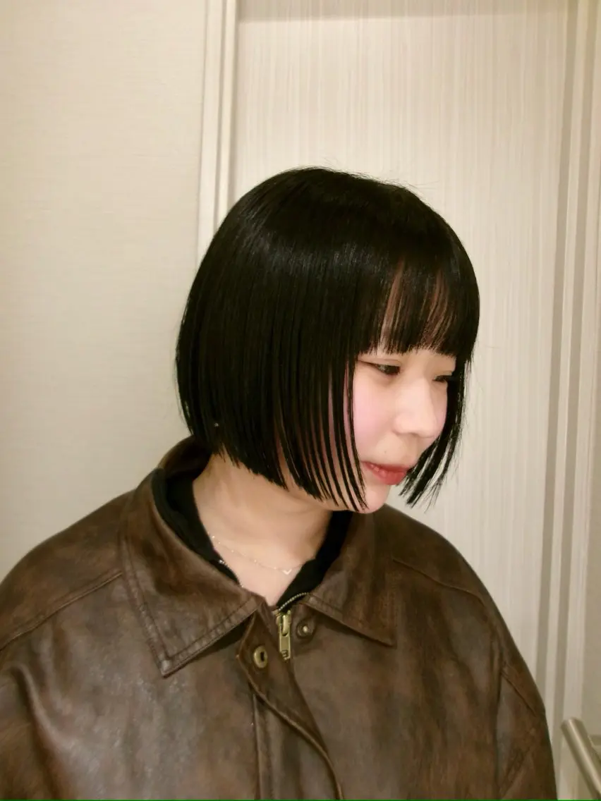 ショート カラー ヘアアレンジ カット ヘアカラー タイトボブ個性派カラ ーAKANEのヘアスタイル