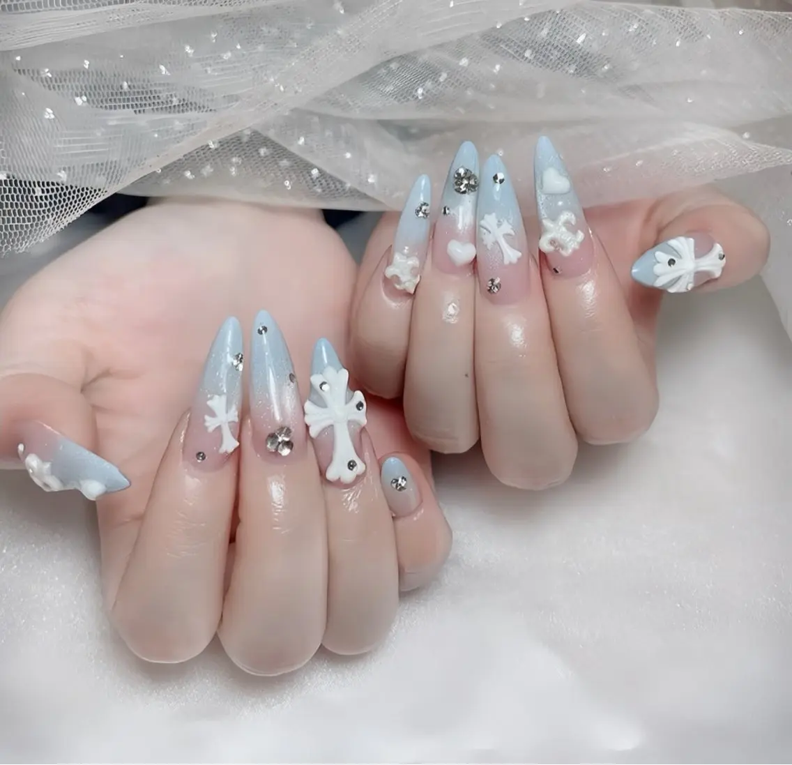 ネイル オーロラネイル チークネイル 桜ネイル クリアネイル ドット ハンドネイル Rin Nail 新大久保店のネイルデザイン
