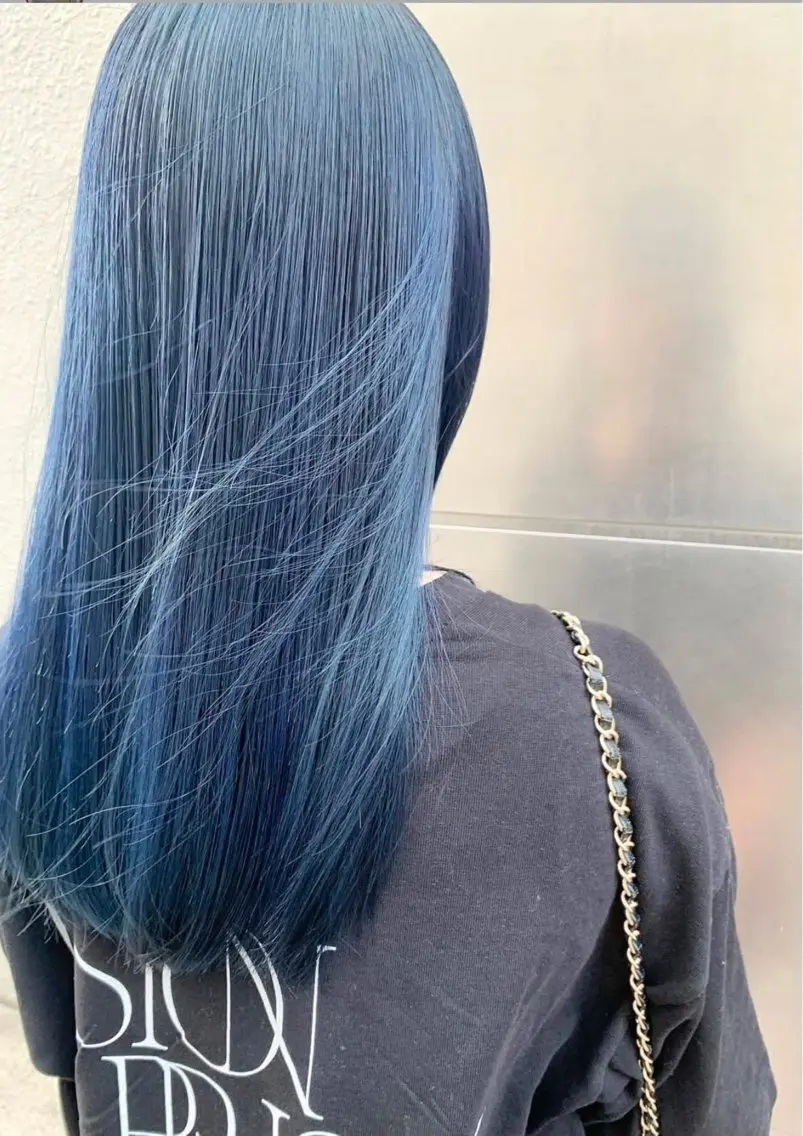 カラー ROSTAR KENTYのヘアスタイル