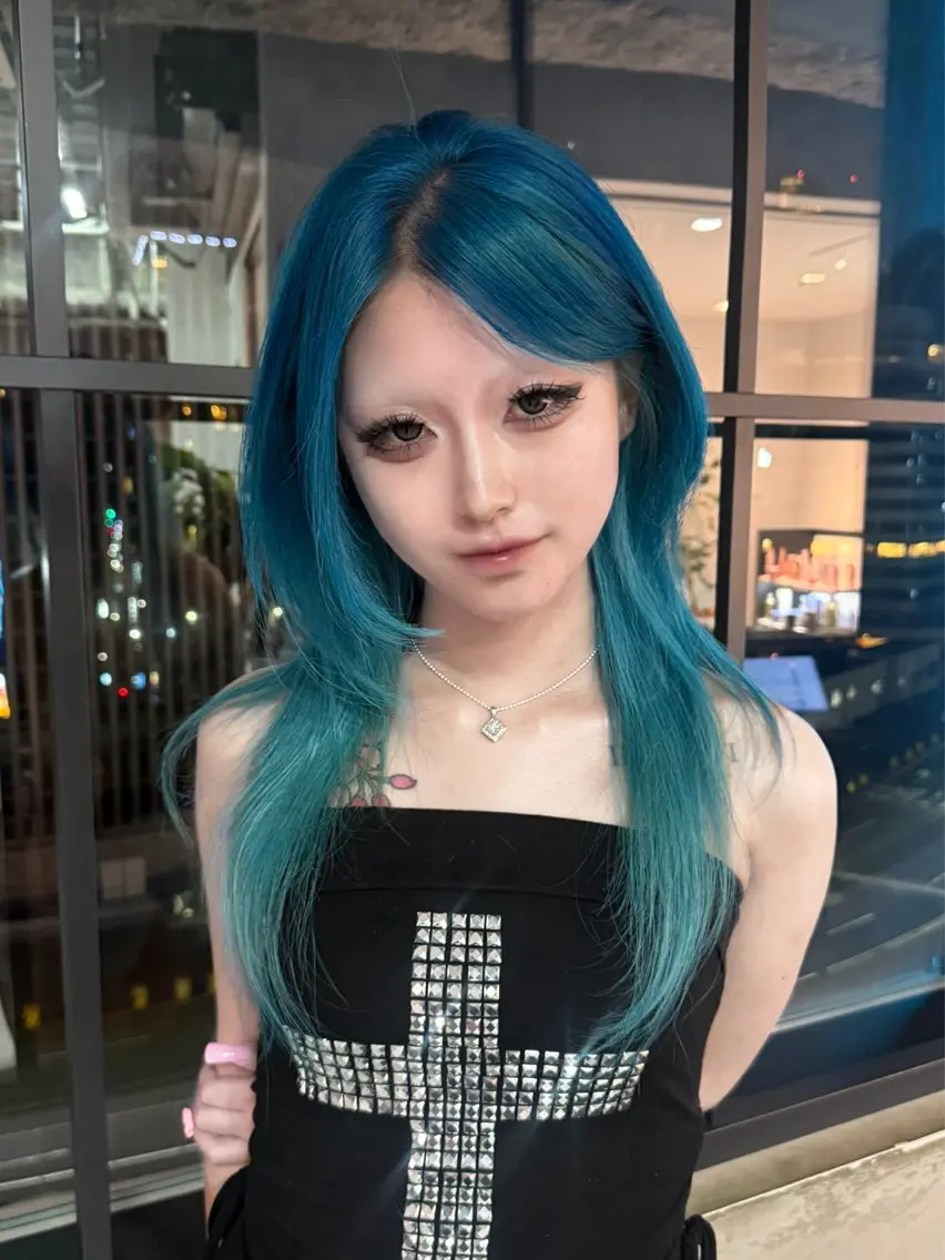セミロング レイヤーカット 奥山 みのりのヘアスタイル