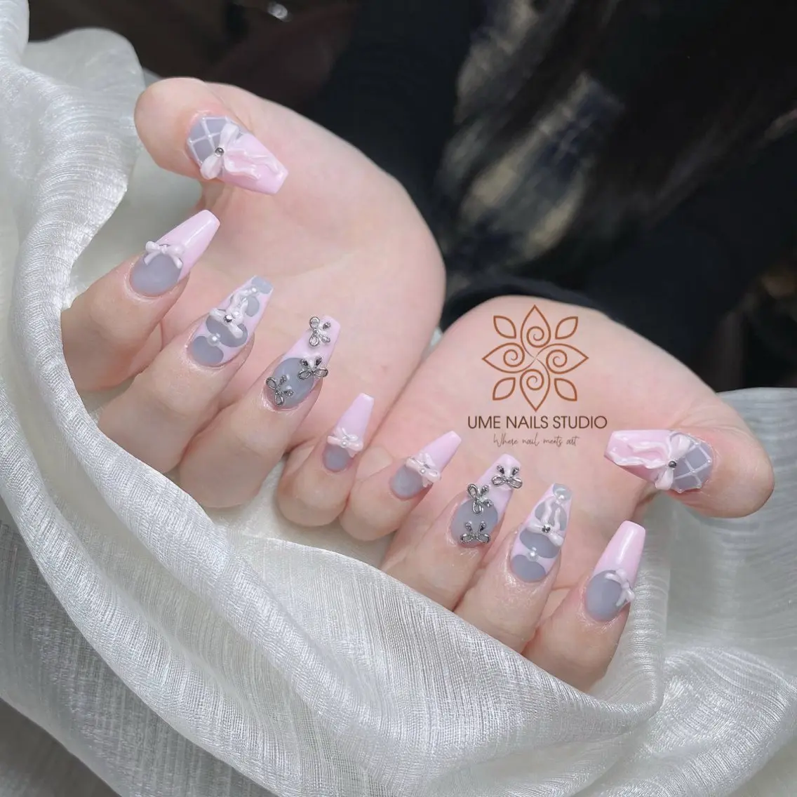 ネイル チークネイル クリアネイル ガーリー キラキラネイル 韓国ネイル Ume Nail Studioのネイルデザイン
