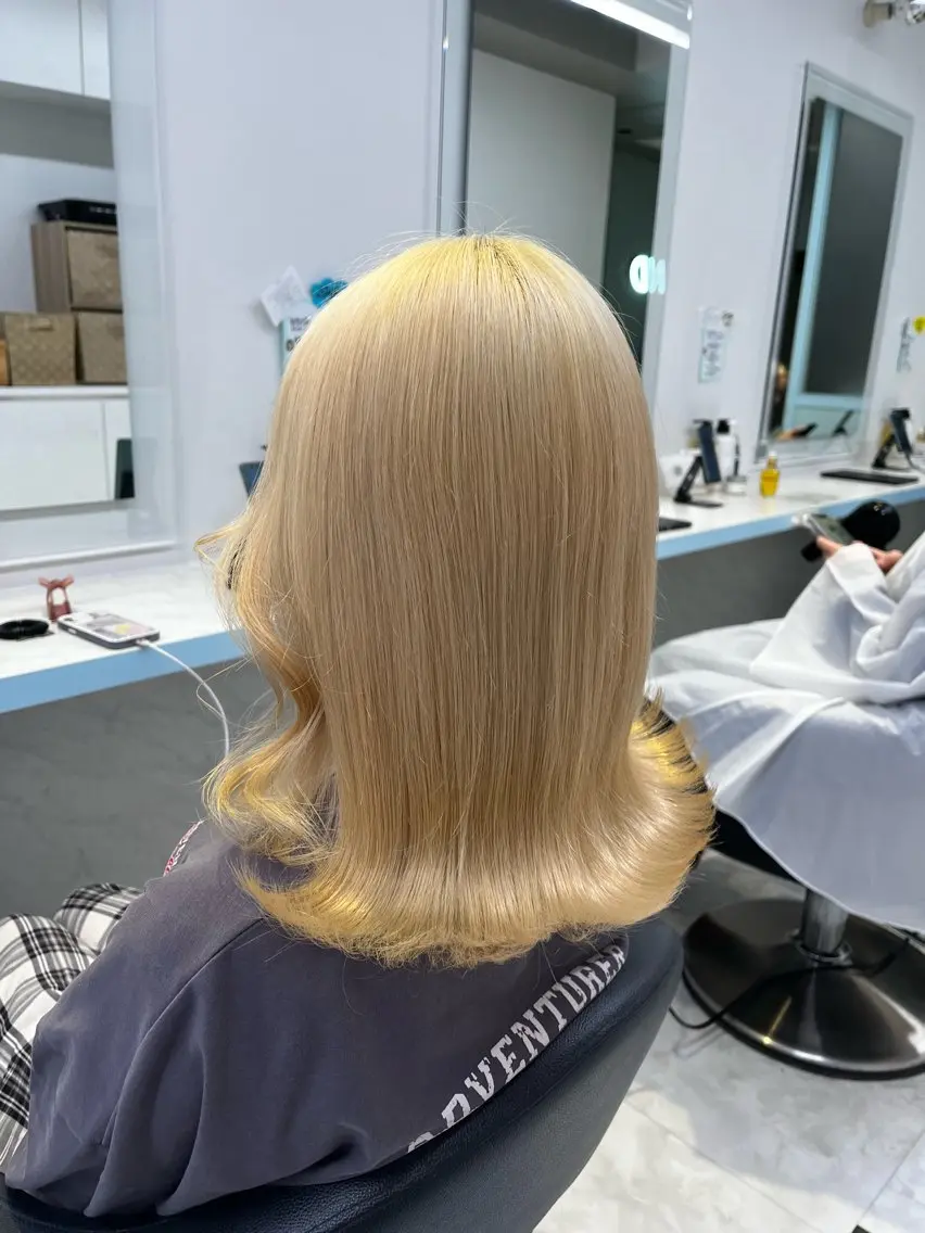 ミディアム カラー ヘアカラー トリートメント ブリーチカラー 🩵MIZUKIのヘアスタイル