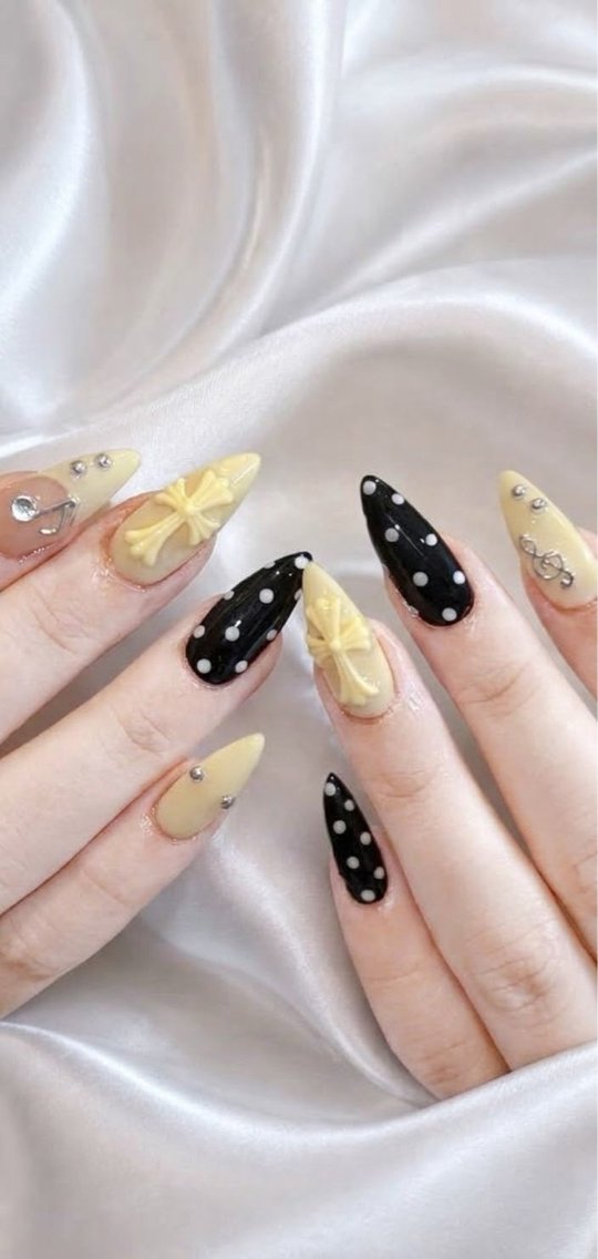 ネイル アートネイル ドット フレンチネイル ガーリー キラキラネイル ハンドネイル ハンドケア CHIBI NAIL SALON 船橋のネイルデザイン