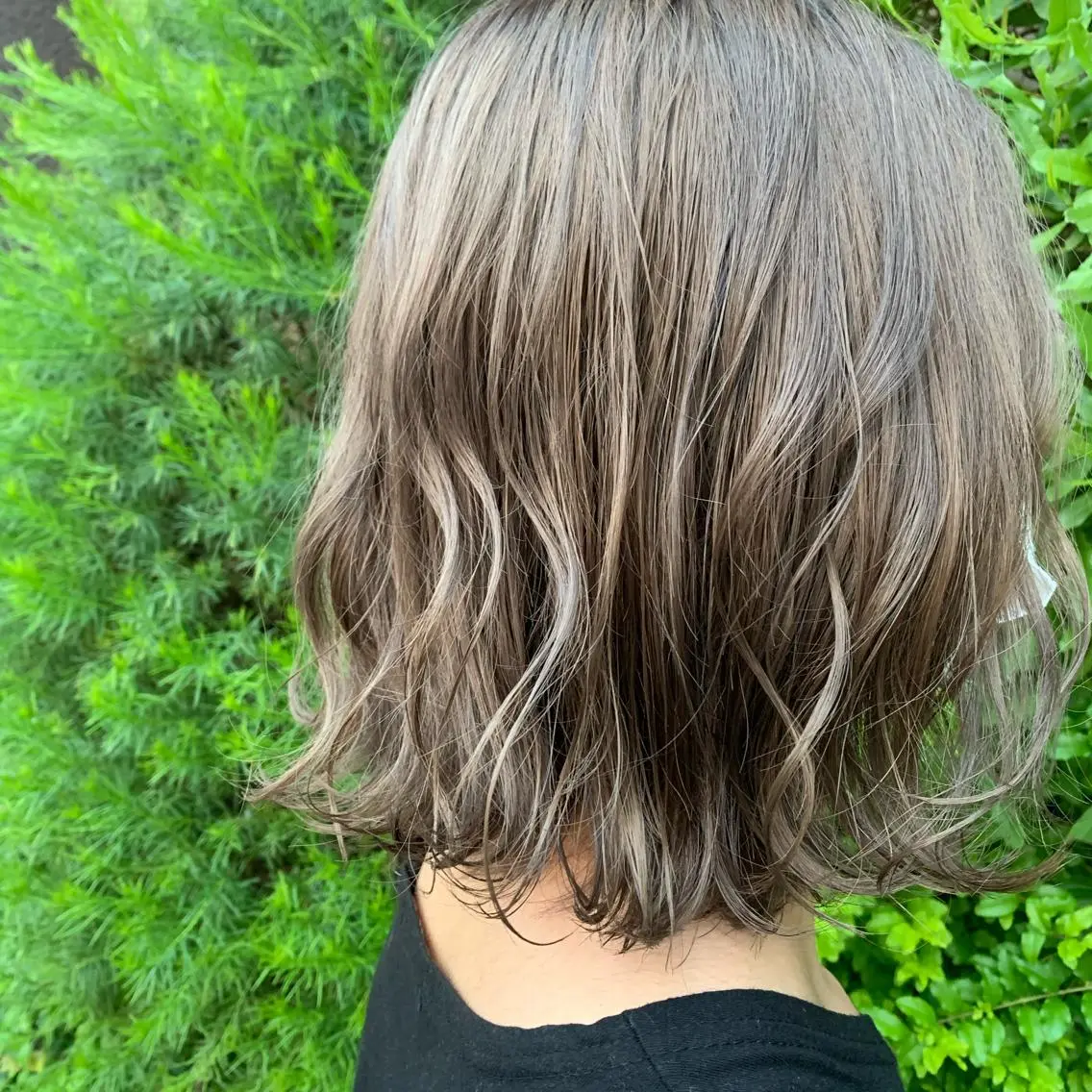 ミディアム カラー 堤 麻衣子のヘアスタイル