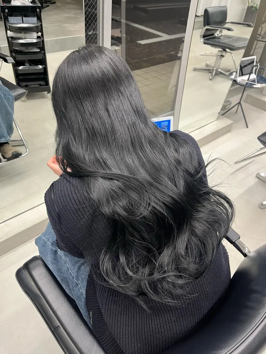 ロング カラー 黒髪 笹山 未夢のヘアスタイル