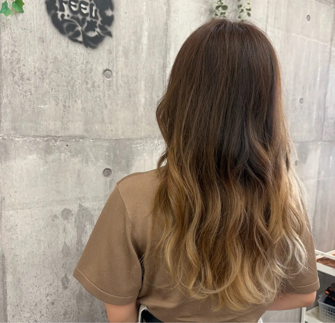 ロング カラー グラデーションカラー ヘアカラー 堀田 瑠依のマツエク・マツパデザイン
