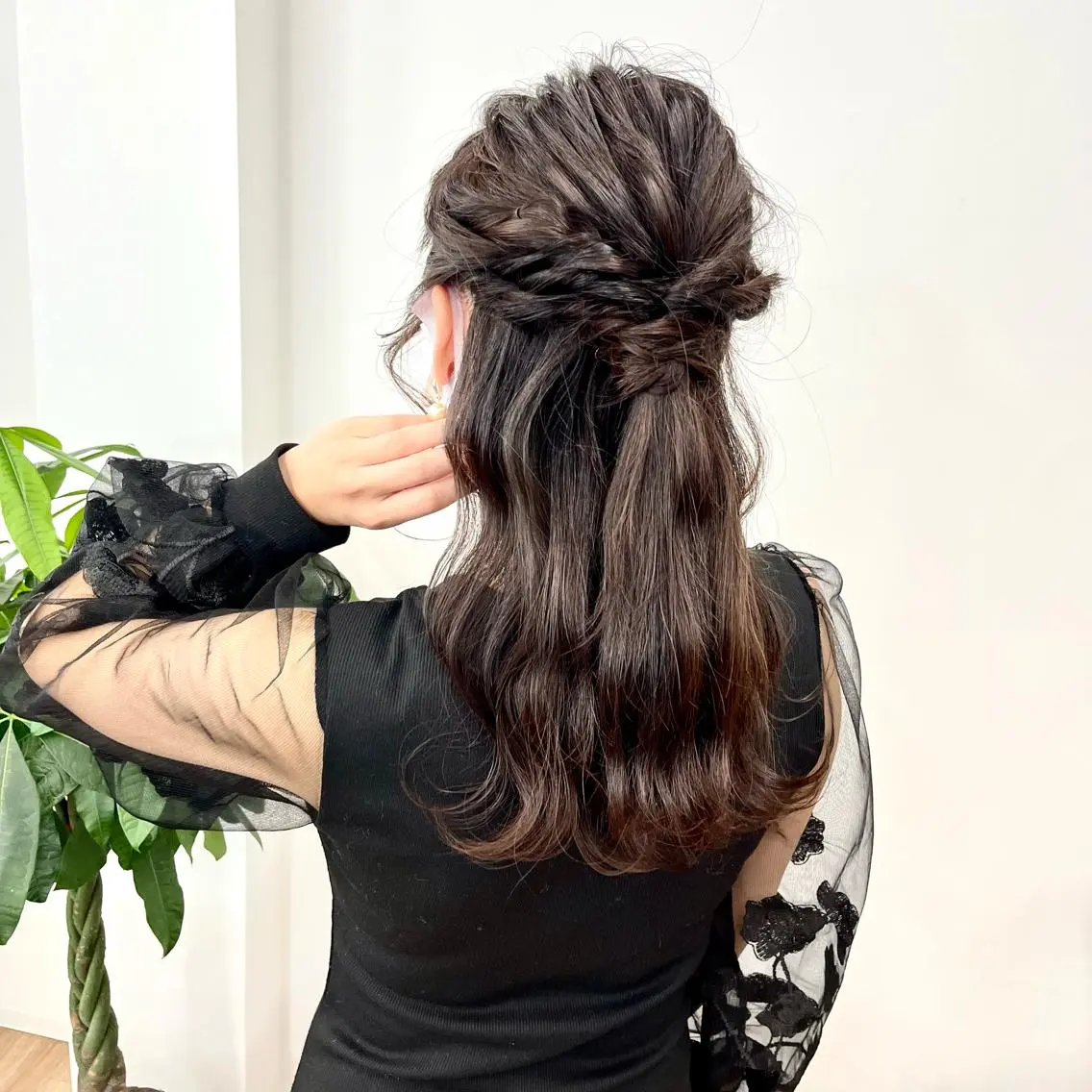 セミロング ヘアアレンジ ハーフアップ 結婚式・ブライダル 髪質改善 トリートメント HIROKO / 透明感暖色カラー🎀のヘアスタイル