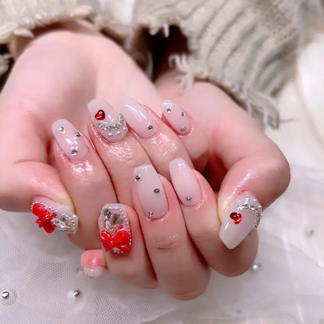 ネイル グラデーション オフィスネイル シンプルネイル 冬ネイル クリスマス ハンドネイル Cute Tips nailのネイルデザイン