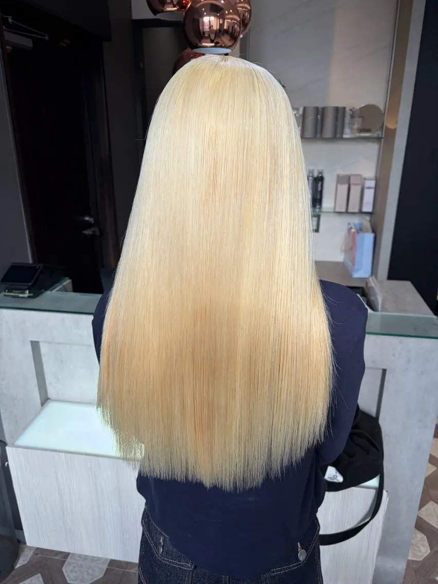 ロング カラー ブリーチ ブラウンカラー ケアブリーチ 透明感カラー ダブルカラー カット ヘアカラー トリートメント 天神暖色カラー レイヤー・髪質改善のヘアスタイル