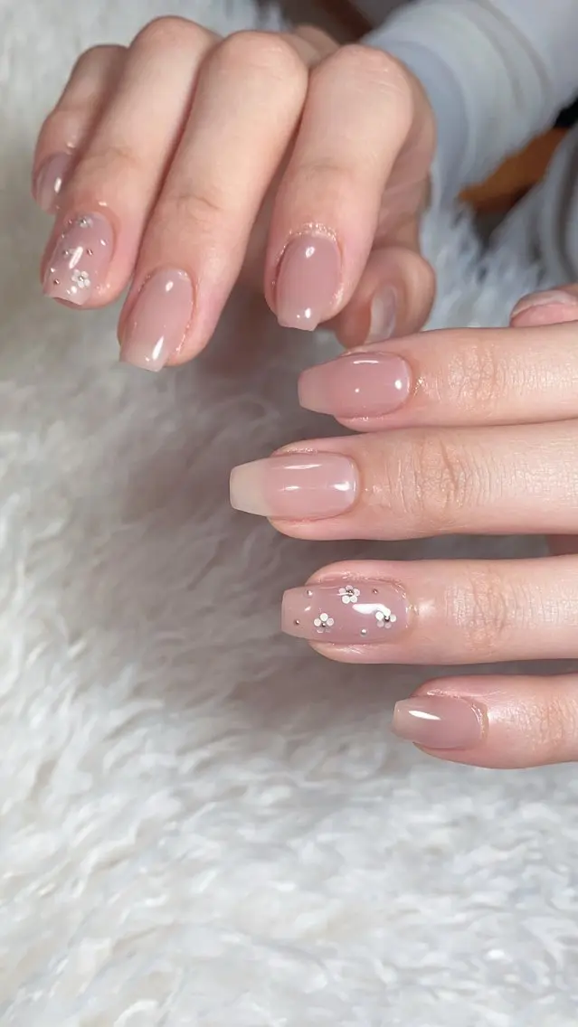 ネイル ハンドネイル n o q r m. n a c h iのネイルデザイン