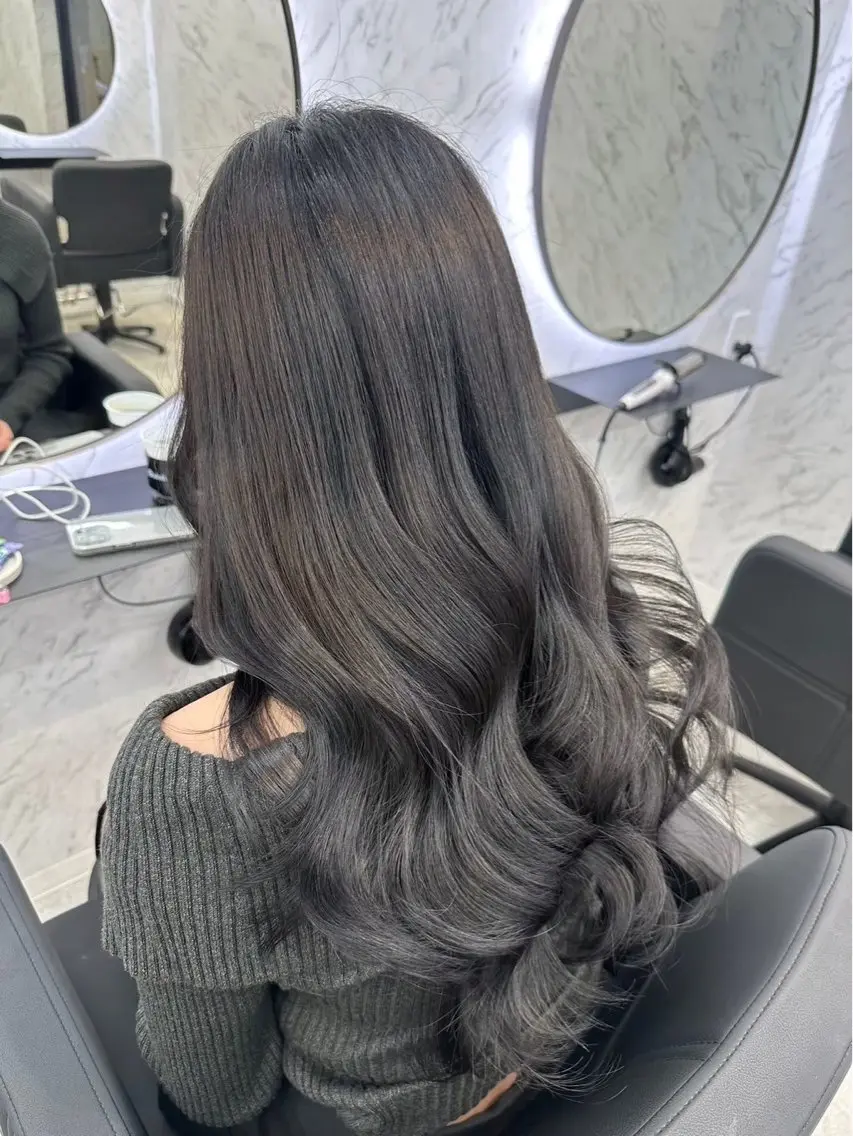 ロング カラー 黒髪 ヘアカラー トリートメント カット¥1100 ✂️MIUのヘアスタイル