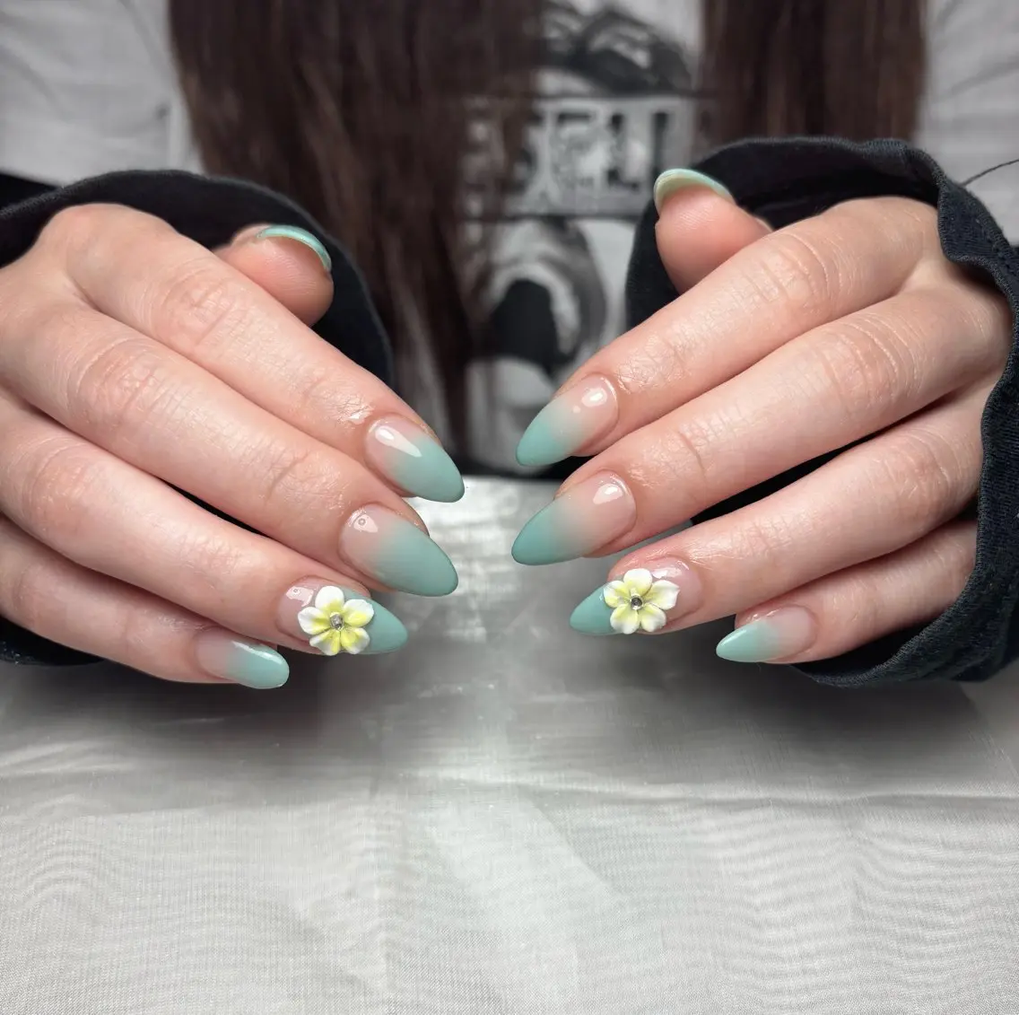 ネイル ハンドネイル moon nailsのネイルデザイン