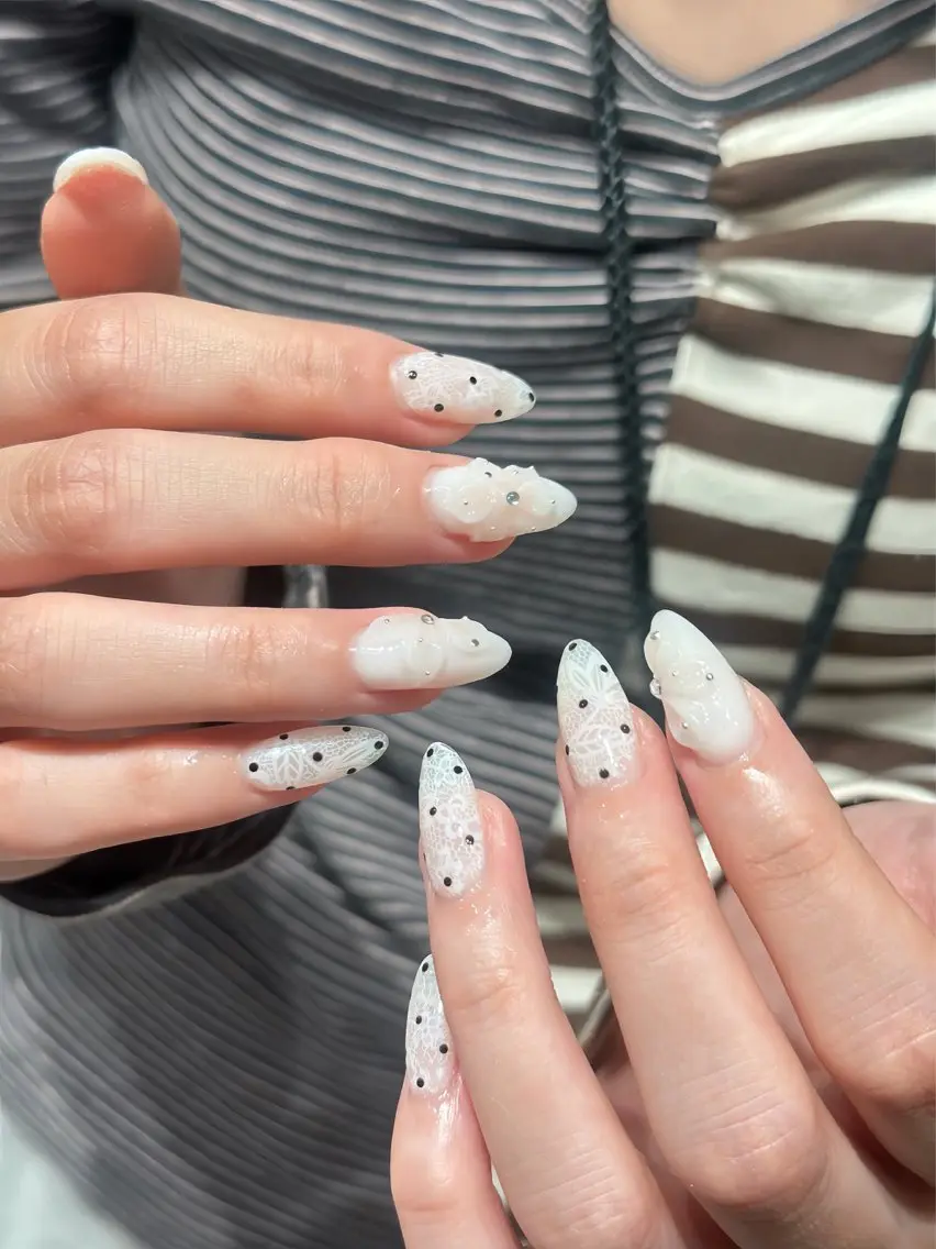 ネイル チークネイル ドット フレンチネイル グラデーション ハート ハンドネイル Julli NailStudioのネイルデザイン