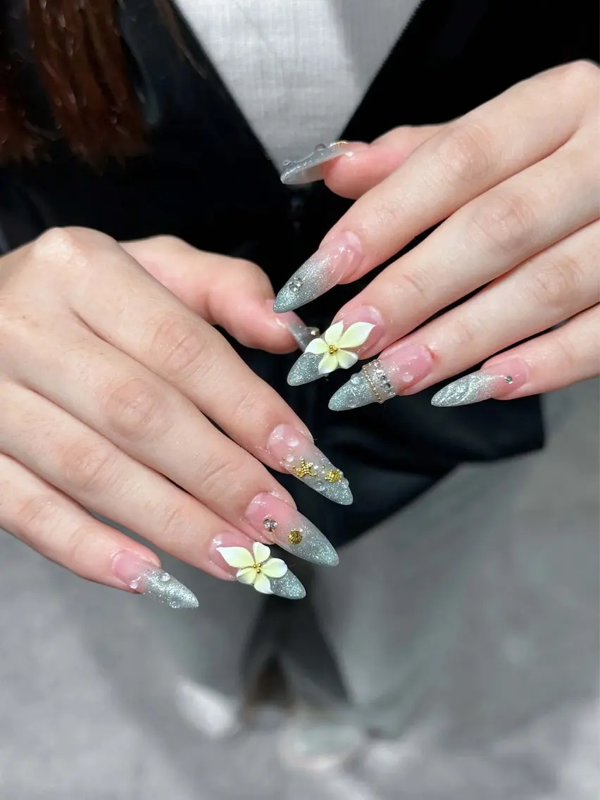 ネイル チークネイル ドット フレンチネイル グラデーション ハート ハンドネイル ハンドケア Eli Muse 新宿ネイルのネイルデザイン