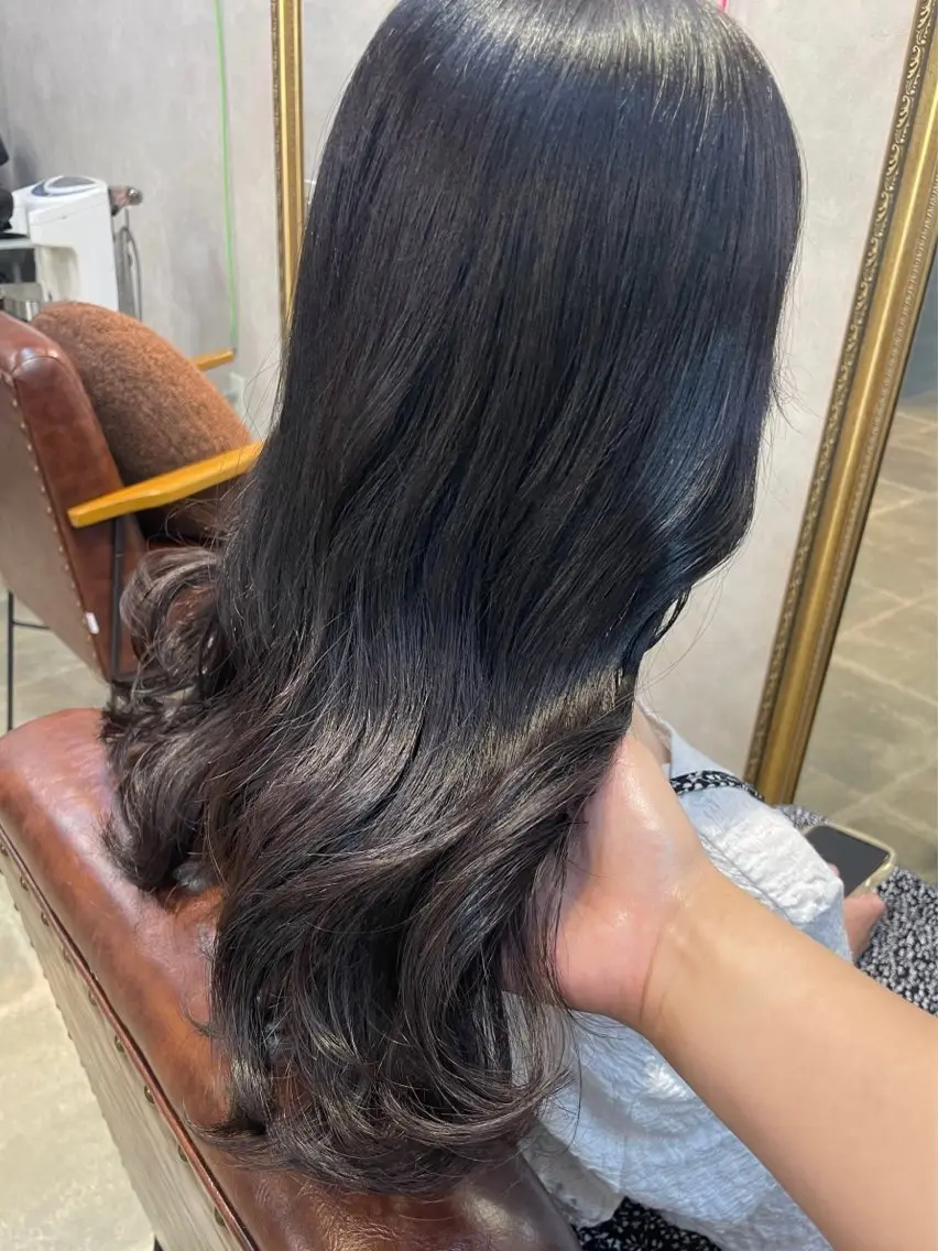 セミロング カラー 【aini天王寺】 𝐚𝐢𝐫𝐢✂︎のヘアスタイル