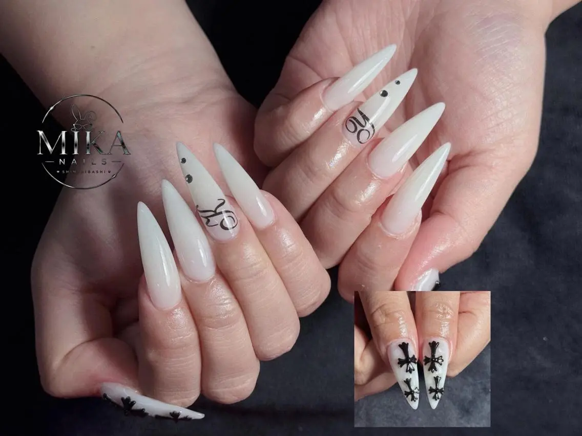 ネイル アートネイル チークネイル ドット フットネイル フレンチネイル ハンドネイル Mika Nailsのネイルデザイン