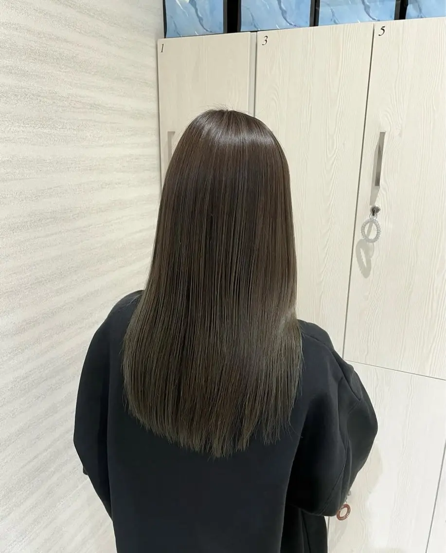 ロング カラー アッシュ アッシュブラウン ベージュカラー ブラウンカラー オリーブベージュ GRANDEUR natsukiのヘアスタイル